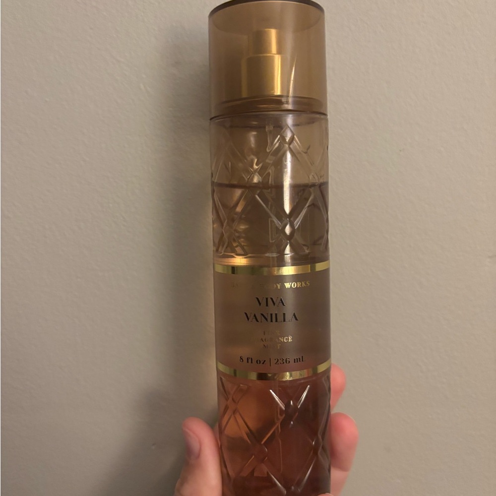 Bath & Body Works Viva Vanilla Mist in Gold and Brown